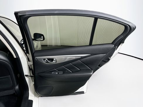 Used 2015 INFINITI Q50 AWD w/ Moonroof Package image 28