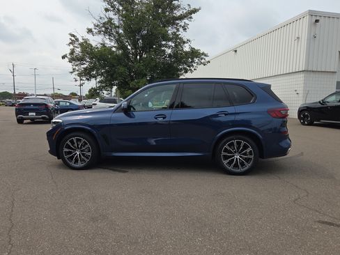 Certified 2023 BMW X5 xDrive40i w/ M Sport Package AWD/4WD image 2