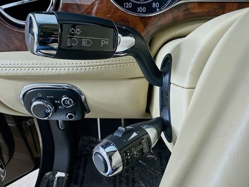 Used 2011 Bentley Mulsanne RWD image 50