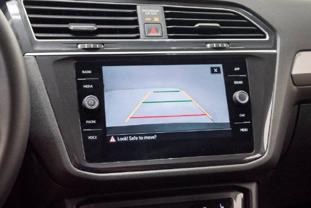 Used 2023 Volkswagen Tiguan SE FWD image 17