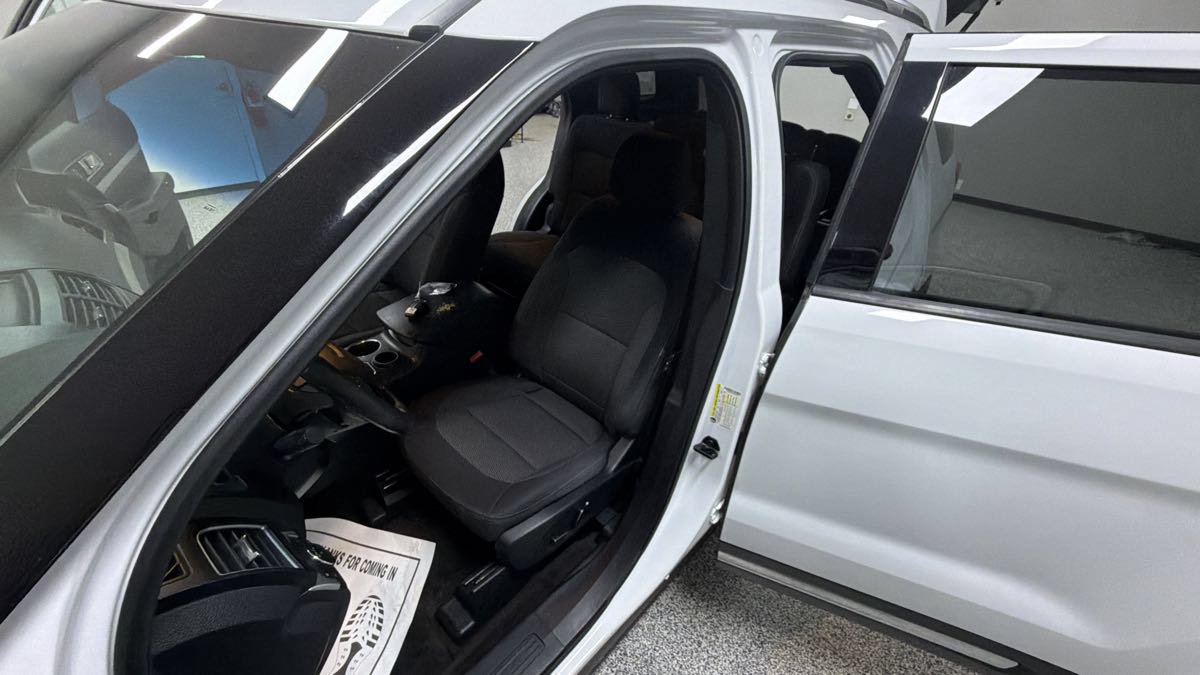 Used 2016 Ford Explorer XLT FWD image 12