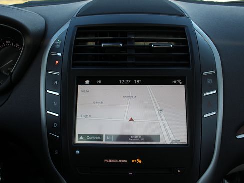 Used 2017 Lincoln MKC Select w/ Select Plus Package image 26