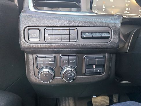 Used 2024 GMC Yukon Denali w/ Advanced Technology Package image 20