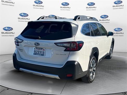 Used 2023 Subaru Outback Limited image 4