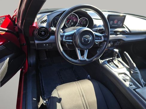 Used 2021 MAZDA MX-5 Miata Club RWD image 3
