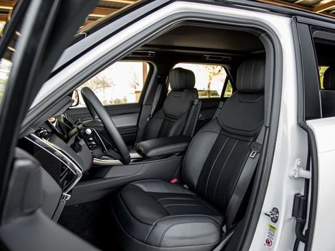 New 2025 Land Rover Range Rover Sport Dynamic SE AWD/4WD image 13