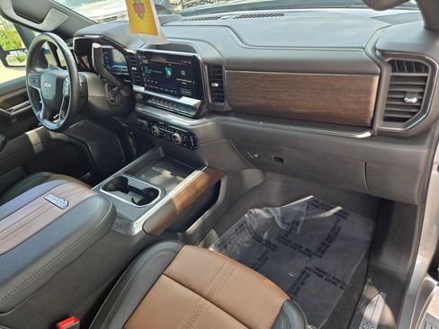Used 2024 Chevrolet Silverado 2500 High Country w/ High Country Premium Package AWD/4WD image 25