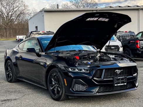 Used 2025 Ford Mustang GT RWD image 2