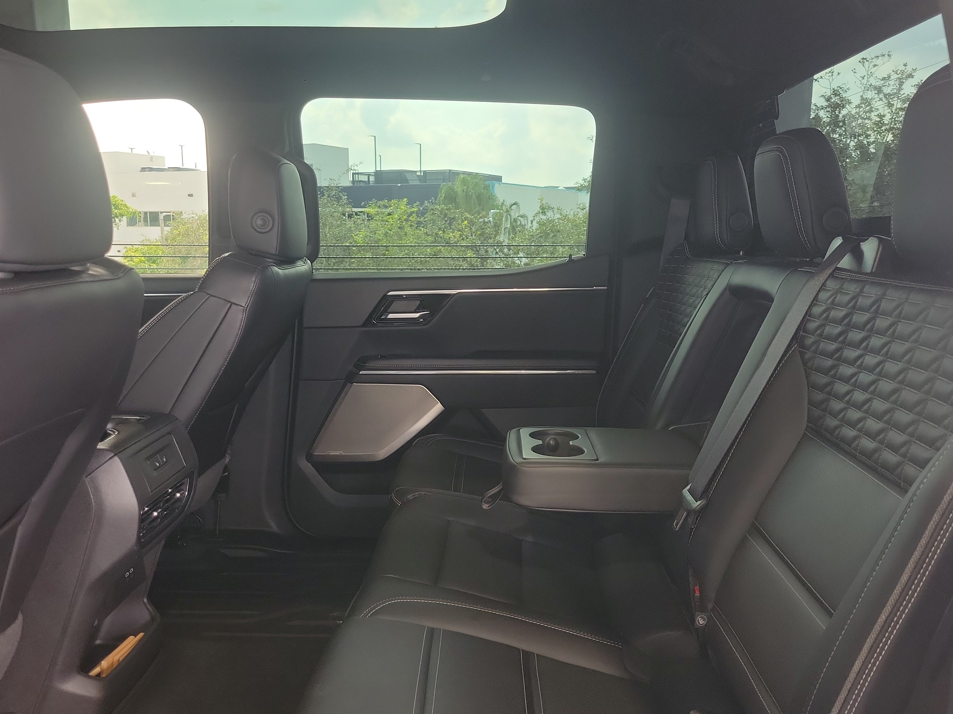 Used 2025 GMC Sierra EV Denali AWD/4WD image 9