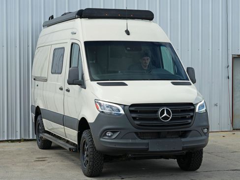 Used 2020 Mercedes-Benz Sprinter 2500 w/ Premium Plus Package image 81