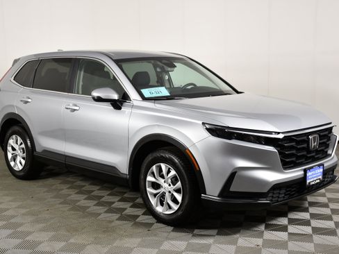 Used 2025 Honda CR-V LX image 4