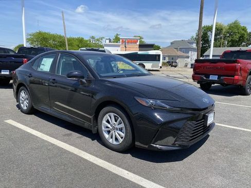 Used 2026 Toyota Camry LE FWD image 1