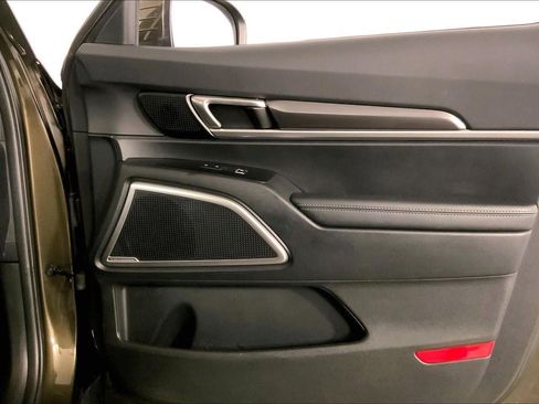 Certified 2024 Kia Telluride S image 26