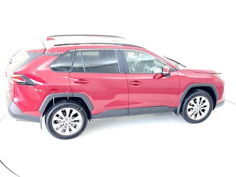 Certified 2025 Toyota RAV4 XLE Premium image 18