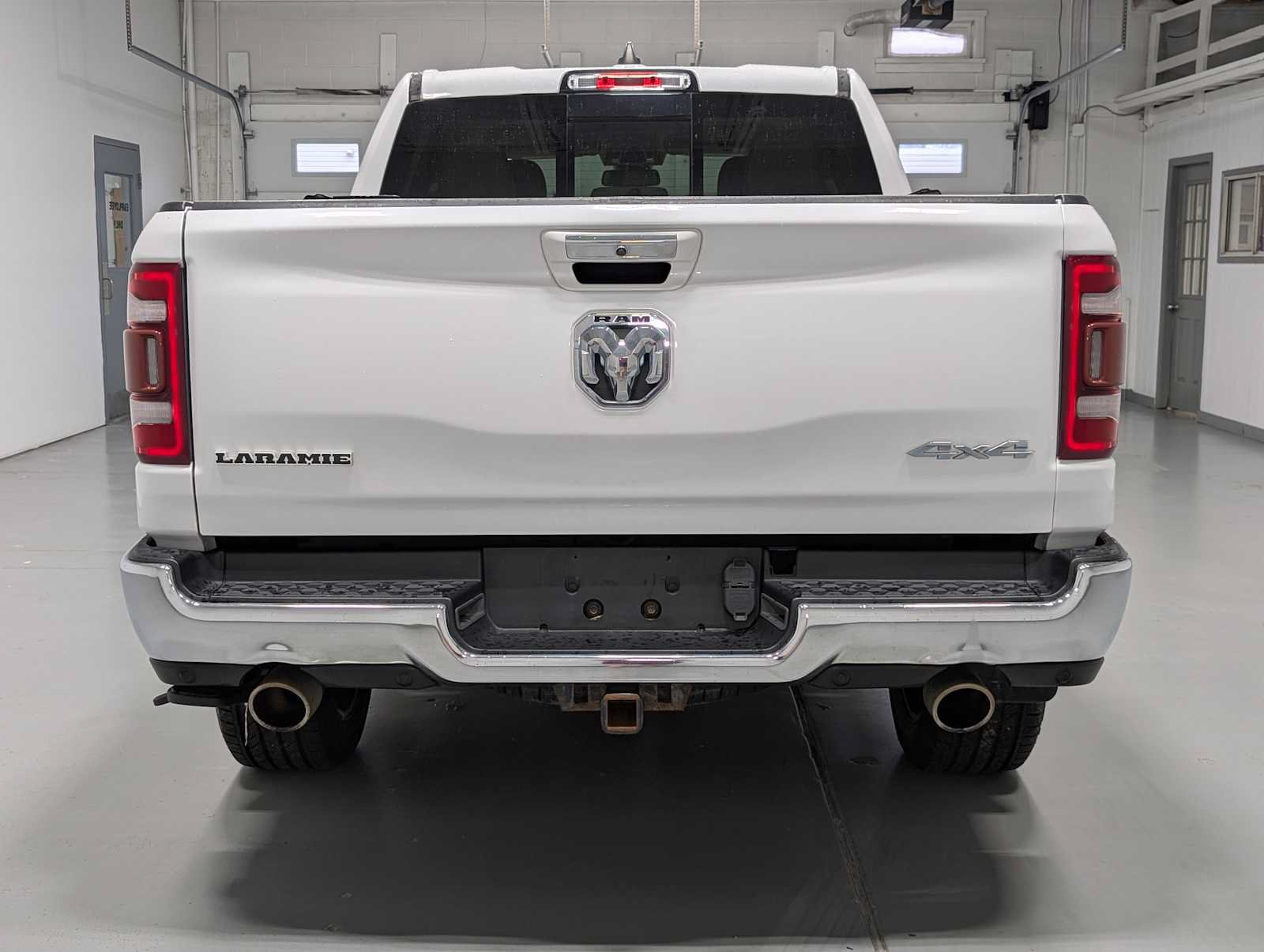 Used 2019 RAM 1500 Laramie AWD/4WD image 9