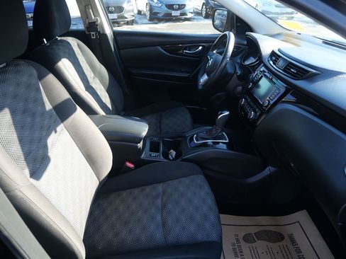 Used 2019 Nissan Rogue Sport SV w/ All-Weather Package image 16