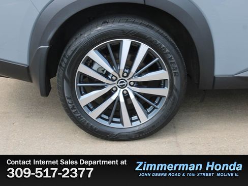 Used 2022 Nissan Pathfinder Platinum w/ Cargo Package AWD/4WD image 22