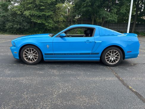 Used 2014 Ford Mustang Premium w/ Equipment Group 202A RWD image 3