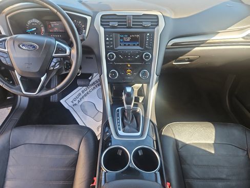 Used 2013 Ford Fusion SE image 25