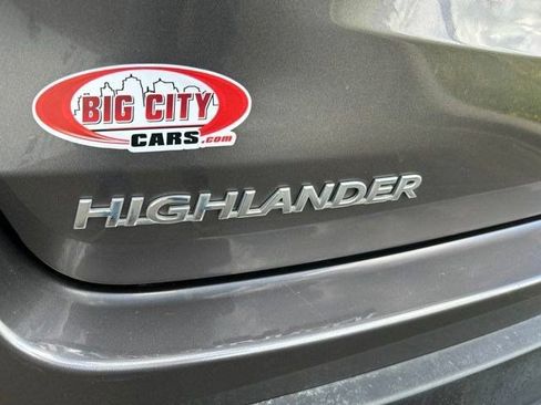 Used 2019 Toyota Highlander XLE FWD image 65