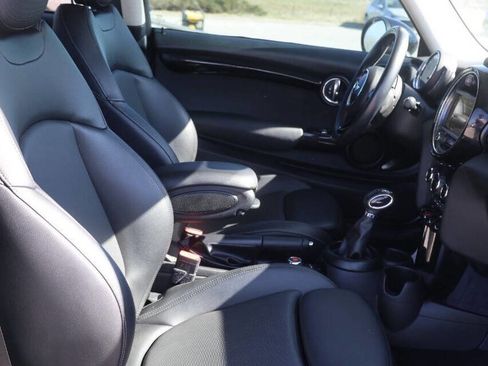 Used 2018 MINI Cooper S image 15