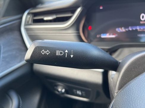 Certified 2025 Jeep Grand Cherokee Limited w/ Black Appearance Package image 25