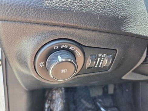 Used 2020 Jeep Compass Trailhawk AWD/4WD image 12