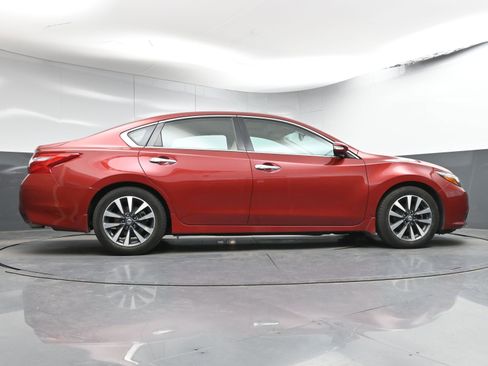 Used 2017 Nissan Altima 2.5 SL w/ 2.5 Technology Package image 27