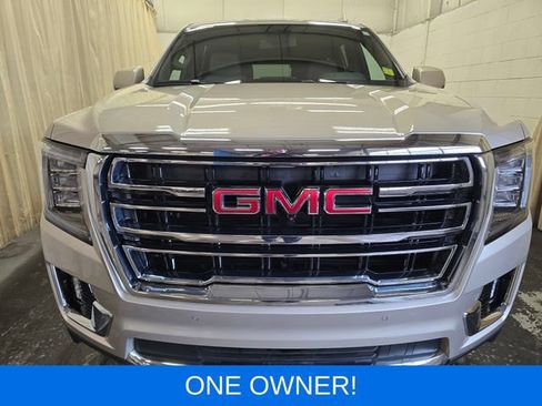 Used 2024 GMC Yukon SLT w/ SLT Luxury Package AWD/4WD image 3