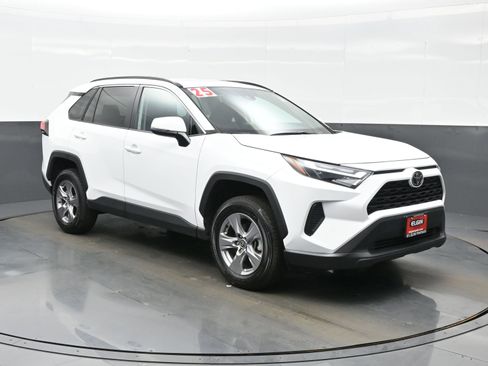 Used 2025 Toyota RAV4 XLE AWD/4WD image 8