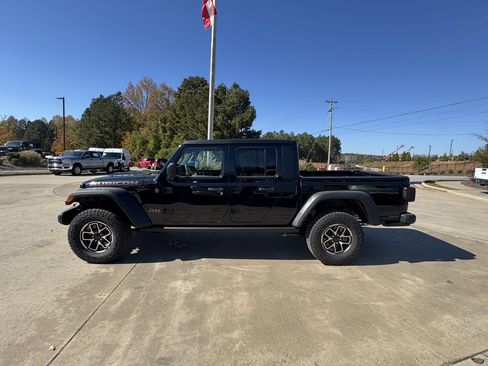 New 2025 Jeep Gladiator Rubicon w/ Safety Group image 11