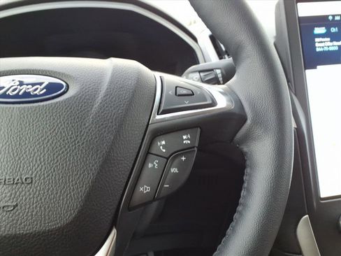 Certified 2024 Ford Edge SEL w/ Convenience Package image 17