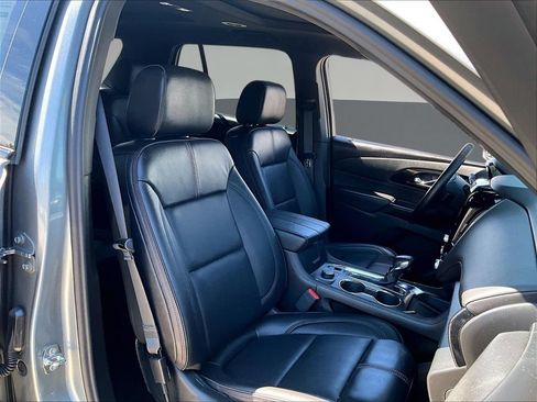 Used 2023 Chevrolet Traverse RS AWD/4WD image 33