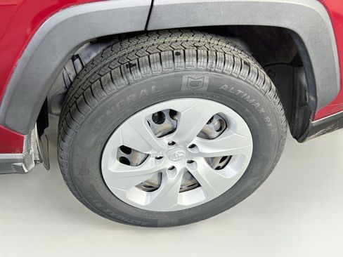 Used 2021 Toyota RAV4 LE FWD image 28