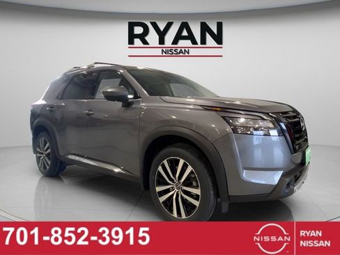 New 2025 Nissan Pathfinder Platinum image 7