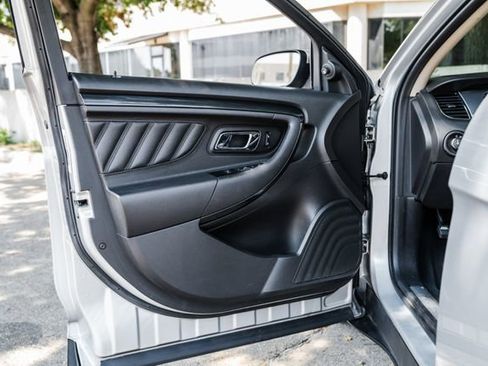 Used 2010 Ford Taurus SHO image 64