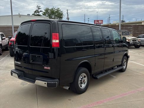 Used 2018 GMC Savana 3500 LS w/ Chrome Appearance Package RWD image 3