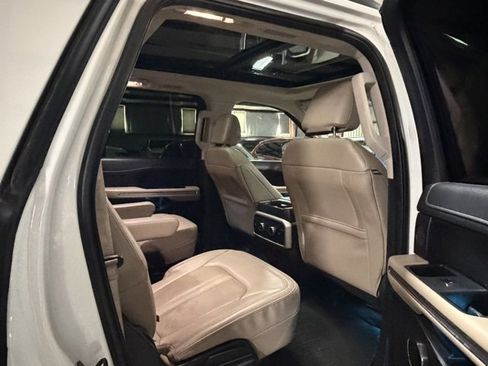 Used 2022 Ford Expedition Max Limited image 15