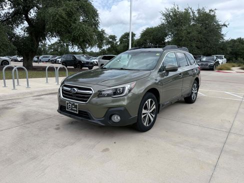 Used 2018 Subaru Outback 2.5i Limited AWD/4WD image 2