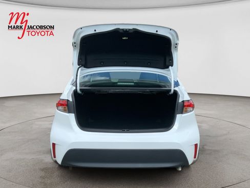 Used 2023 Toyota Corolla LE FWD image 14