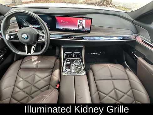 Used 2025 BMW 740i xDrive AWD/4WD image 10