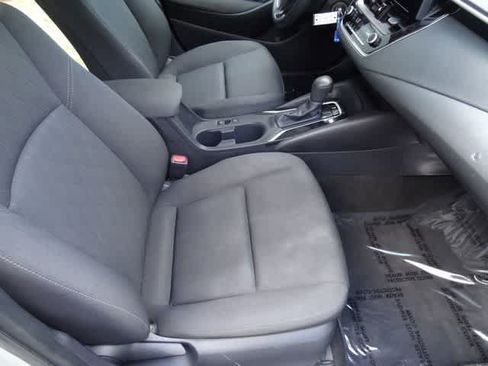 Used 2025 Toyota Corolla LE FWD image 11