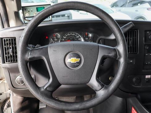 Used 2016 Chevrolet Express 4500 w/ Chrome Appearance Package image 18