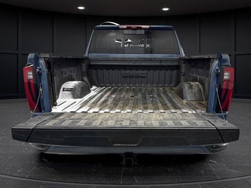 Used 2025 GMC Sierra 3500 Denali w/ Denali Reserve Package image 14