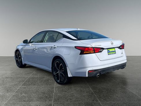 Used 2025 Nissan Altima 2.5 SR w/ SR Premium Package image 5