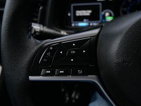 Certified 2025 Nissan Leaf SV Plus image 27