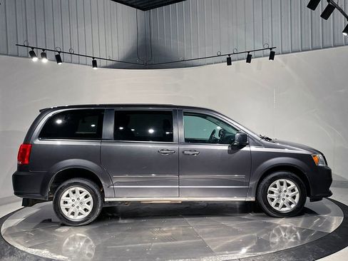 Used 2017 Dodge Grand Caravan SE w/ Power Window Group image 9