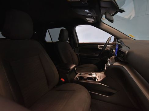 Used 2020 Ford Explorer XLT image 21