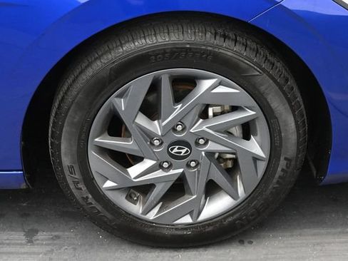Used 2024 Hyundai Elantra SEL FWD image 40