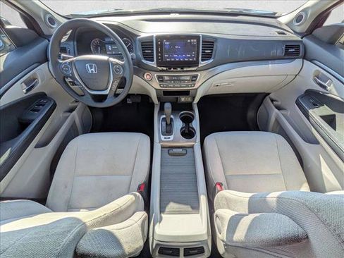 Used 2017 Honda Pilot EX image 18